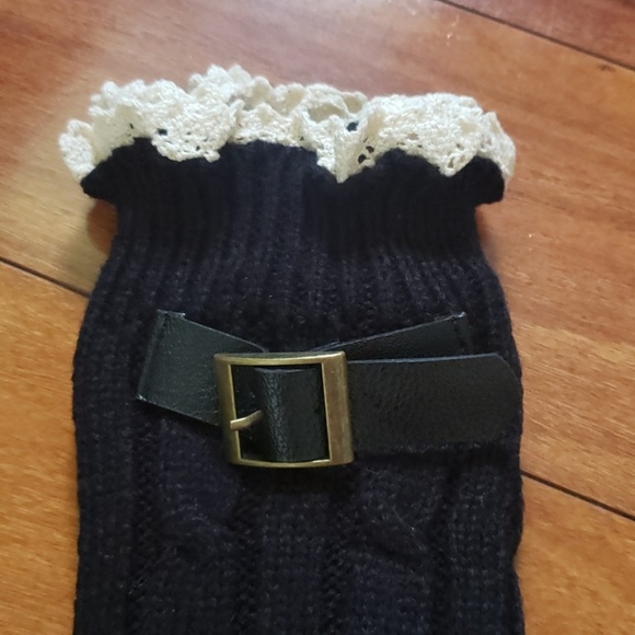2 Pairs Knee High Leg Warmers Crochet Cuff Buckle NWT - Picture 5 of 7